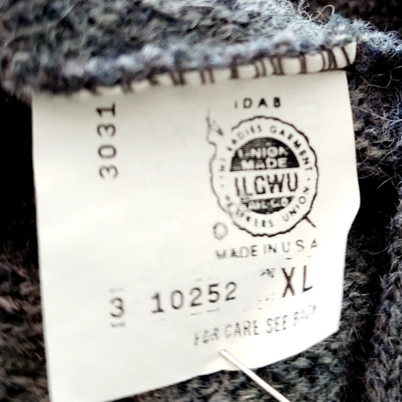 VINTAGE Robert Bruce Cardigan Sweater Vest Wool XL Gray Union Made USA Pockets - Picture 11 of 12